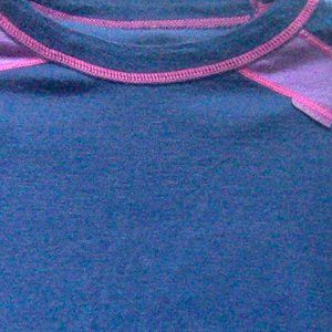 Long-sleeved active tee